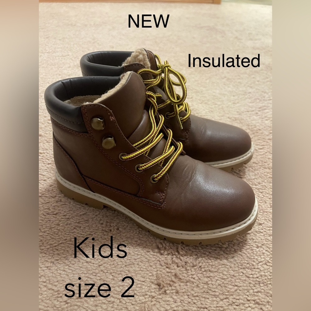 Kids insulated shoes size 2